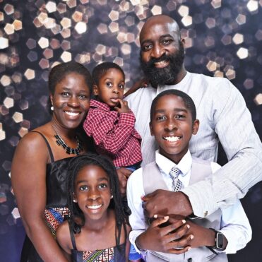 mirror photo booth rental for weddings Niagara mirror photo booth rental for weddings Niagara